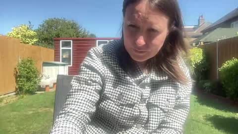 Nadia Ferreira  online show from 04.22.26