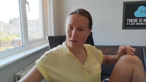 Nadia Ferreira  online show from 05.27.26
