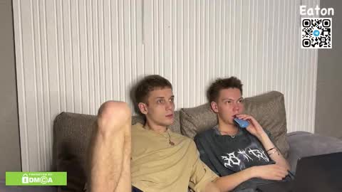 Snapshot of eaton_ chatting on 10.13.25 eaton_ online show from 10.13.25