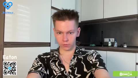 Snapshot of eaton_ chatting on 11.23.25 eaton_ online show from 11.23.25