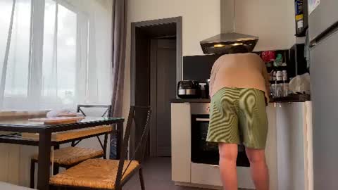 Custom content and video calls are available as well  online show from 06.29.26