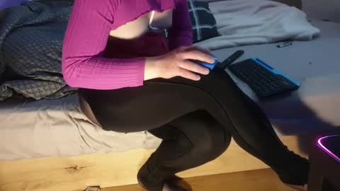 Snapshot of eblata chatting on 02.23.25 shy yoong cross online show from 02.23.25