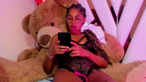 Snapshot of ebony_beautifull chatting on 12.15.24 Luci online show from 12.15.24