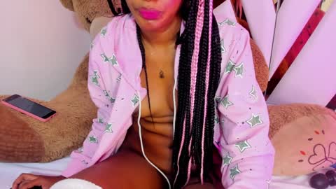 Snapshot of ebony_beautifull chatting on 01.17.25 Luci online show from 01.17.25