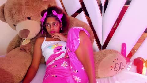 Snapshot of ebony_beautifull chatting on 01.30.25 Luci online show from 01.30.25