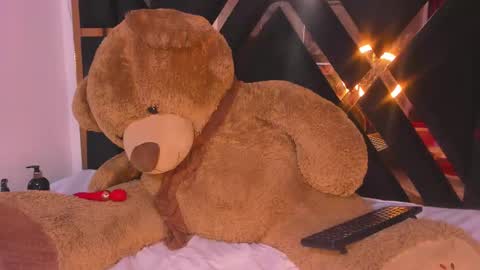 Snapshot of ebony_beautifull chatting on 02.26.25 Luci online show from 02.26.25