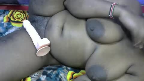 Snapshot of ebony_caramell048 chatting on 09.25.25 caramell online show from 09.25.25