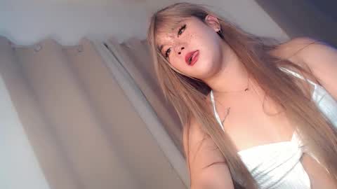 Snapshot of ebony_love69 chatting on 12.01.25 YUMI SMITH online show from 12.01.25