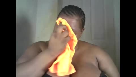 Snapshot of ebony_magixs chatting on 10.25.25 ebony_magixs online show from 10.25.25