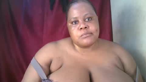 Snapshot of ebony_magixs chatting on 10.29.25 ebony_magixs online show from 10.29.25