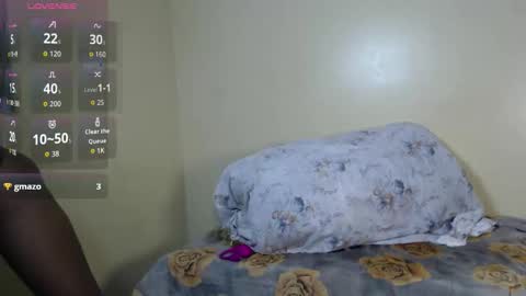 EBONY PETITE online show from 10.19.25