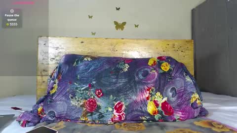 EBONY PETITE online show from 10.26.25