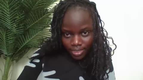 Snapshot of ebony_tasha chatting on 05.24.26 tasha online show from 05.24.26