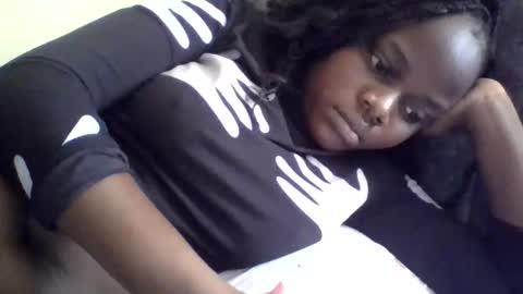Snapshot of ebony_tasha chatting on 05.25.26 tasha online show from 05.25.26