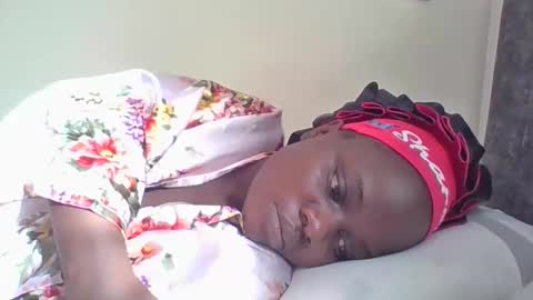 Snapshot of ebony_tasha chatting on 05.26.26 tasha online show from 05.26.26