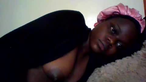 Snapshot of ebony_tasha chatting on 06.07.26 tasha online show from 06.07.26