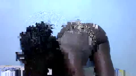 Snapshot of ebonybloom01 chatting on 12.22.25 ebonybloom01 online show from 12.22.25