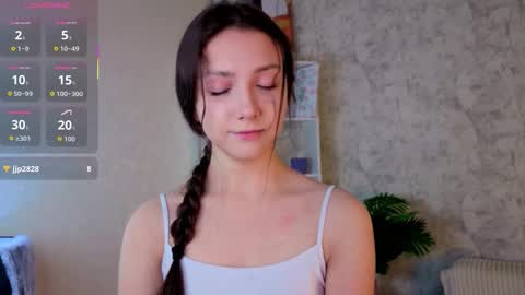 Snapshot of ebonyleibenstein chatting on 11.08.25 Milly online show from 11.08.25