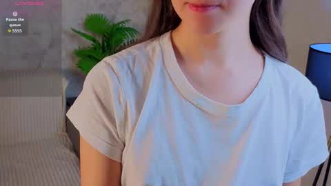 Snapshot of ebonyleibenstein chatting on 11.29.25 Milly online show from 11.29.25