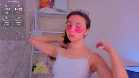 Snapshot of ebonyleibenstein chatting on 12.14.25 Milly online show from 12.14.25