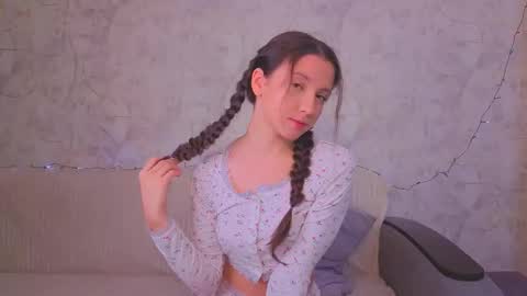 Snapshot of ebonyleibenstein chatting on 12.18.25 Milly online show from 12.18.25