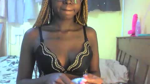 Ebonymuse2 online show from 04.14.26
