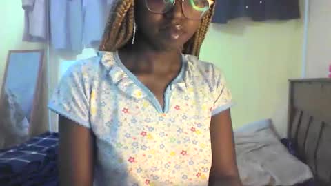 Ebonymuse2 online show from 04.16.26