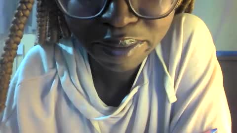 Ebonymuse2 online show from 04.22.26