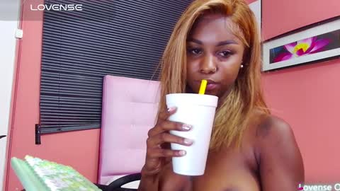 Snapshot of ebonyndsavage chatting on 02.01.25 ebonyndsavage online show from 02.01.25