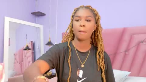 Snapshot of ebonyndsavage chatting on 10.02.25 ebonyndsavage online show from 10.02.25