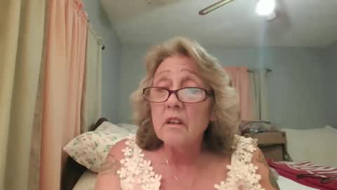 Snapshot of ecbubbles4769 chatting on 03.25.26 Lovebug1960 online show from 03.25.26