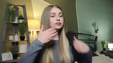 Snapshot of edaachi chatting on 01.24.25 Eda online show from 01.24.25