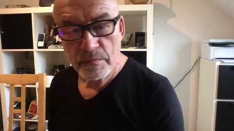 Snapshot of eddelmar chatting on 03.12.25 eddelmar online show from 03.12.25