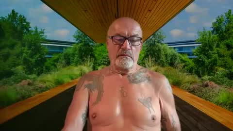 Snapshot of eddelmar chatting on 09.09.25 eddelmar online show from 09.09.25