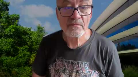 Snapshot of eddelmar chatting on 09.30.25 eddelmar online show from 09.30.25