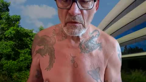 Snapshot of eddelmar chatting on 10.01.25 eddelmar online show from 10.01.25