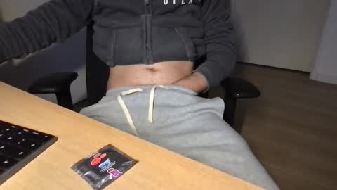 Snapshot of eddy270 chatting on 01.10.26 eddy270 online show from 01.10.26