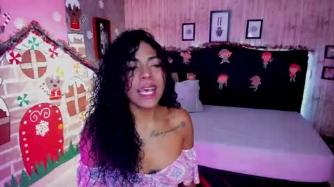 Snapshot of edelaine_rogers chatting on 12.05.24 ede online show from 12.05.24