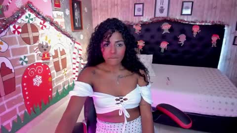 Snapshot of edelaine_rogers chatting on 12.17.24 ede online show from 12.17.24