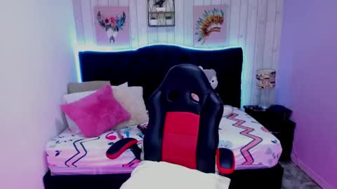 Snapshot of edelaine_rogers chatting on 09.11.25 ede online show from 09.11.25