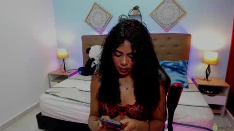 Snapshot of edelaine_rogers chatting on 11.12.25 ede online show from 11.12.25