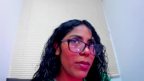 Snapshot of edelaine_rogers chatting on 12.15.25 ede online show from 12.15.25