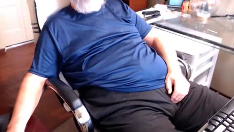 Snapshot of edginginedmonton chatting on 11.01.25 edginginedmonton online show from 11.01.25