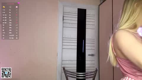 Snapshot of ednadennis chatting on 05.27.26 Eva online show from 05.27.26