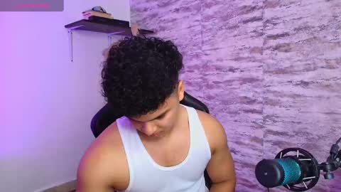 Snapshot of edward__clarck chatting on 10.16.25 EDWARD CLARCK online show from 10.16.25