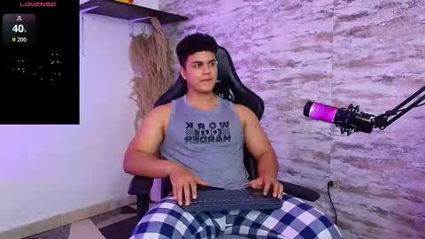 Snapshot of edward__clarck chatting on 01.13.26 EDWARD CLARCK online show from 01.13.26