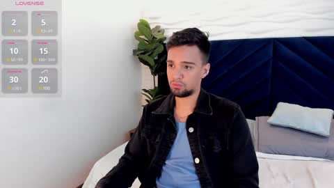 Snapshot of edward_maxx chatting on 02.02.25 Eduardo online show from 02.02.25