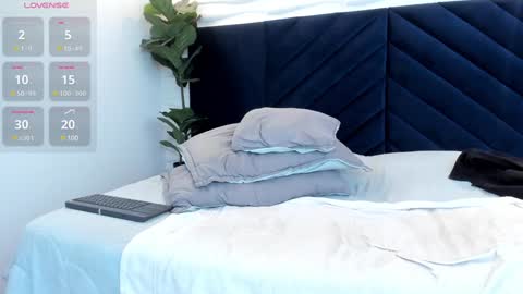 Snapshot of edward_maxx chatting on 02.02.25 Eduardo online show from 02.02.25