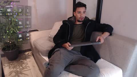 Snapshot of edward_maxx chatting on 02.10.25 Eduardo online show from 02.10.25