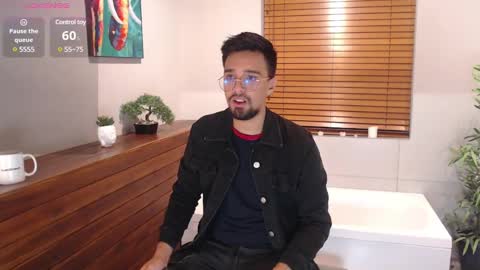 Snapshot of edward_maxx chatting on 02.13.25 Eduardo online show from 02.13.25